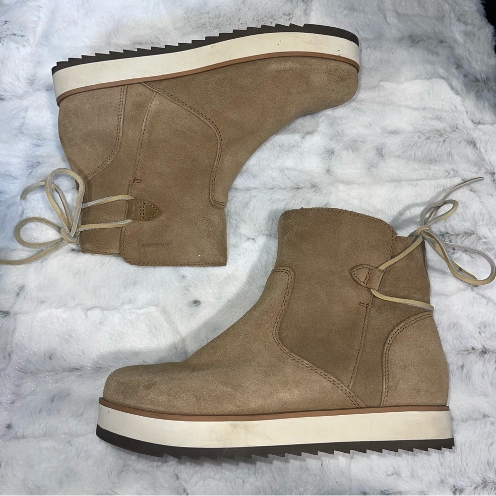Merrell Women's Beige Ankle Booties